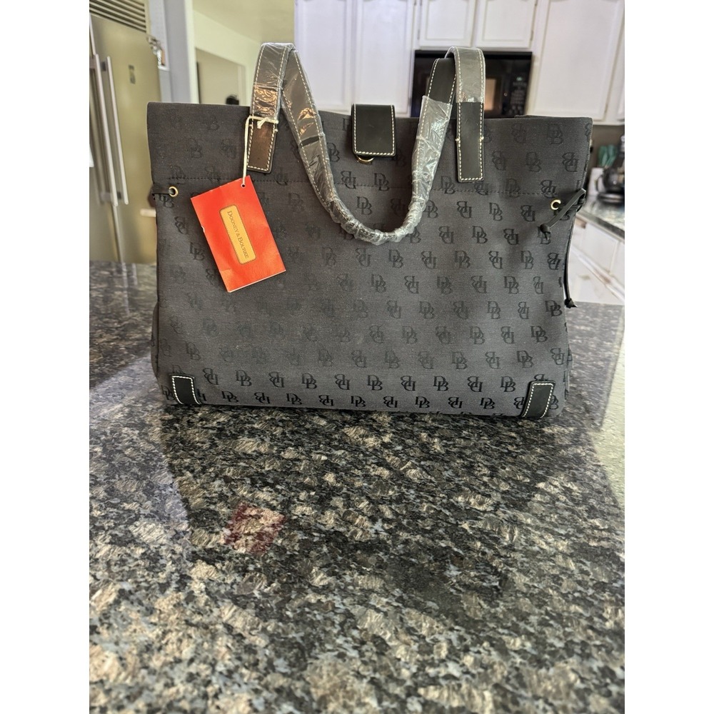 Dooney & Bourke Travel Purse Bag Signature Canvas Monogram Black Med Tote NWT
